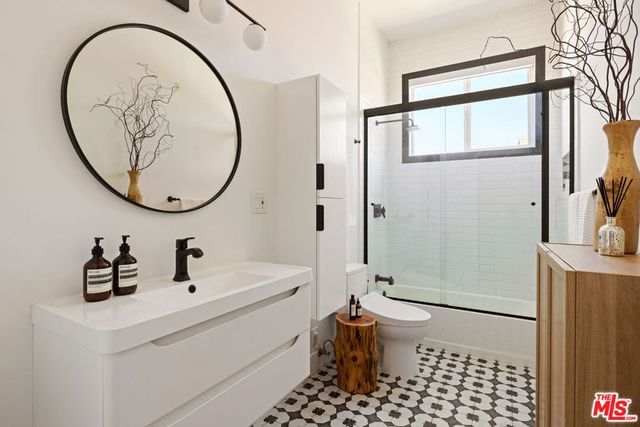 645 Milo Terrace, Los Angeles, CA 90042