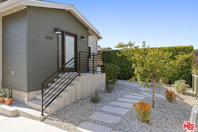 645 Milo Terrace, Los Angeles, CA 90042