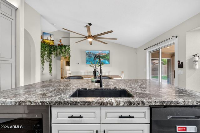 3242 N RICARDO Circle, Mesa, AZ 85215