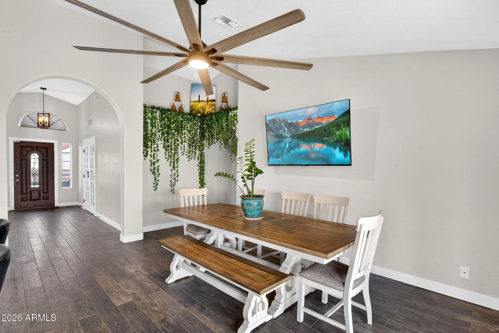 Image 13 of property listing at 3242 N RICARDO Circle, Mesa, AZ 85215
