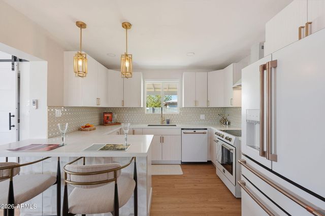 1502 E HATCHER Road, Phoenix, AZ 85020