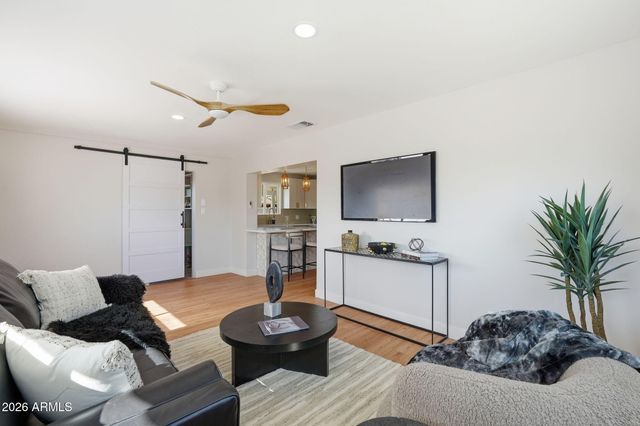 1502 E HATCHER Road, Phoenix, AZ 85020