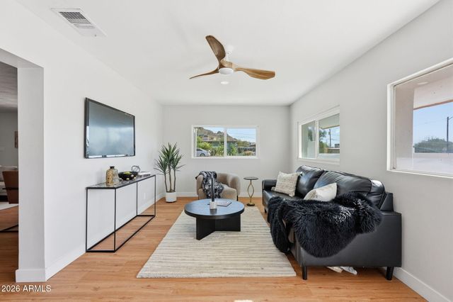 1502 E HATCHER Road, Phoenix, AZ 85020