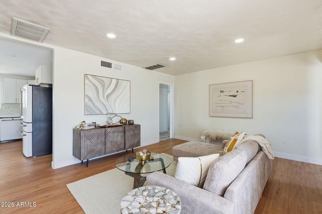 1502 E HATCHER Road, Phoenix, AZ 85020