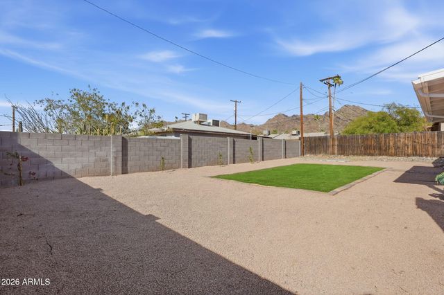 1502 E HATCHER Road, Phoenix, AZ 85020