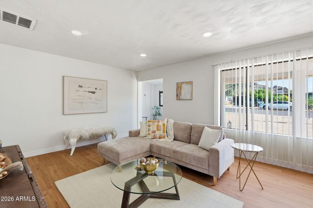 1502 E HATCHER Road, Phoenix, AZ 85020