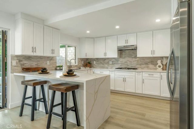 11111 Vanalden, Porter Ranch, CA 91326