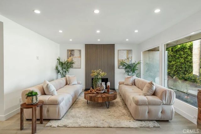 11111 Vanalden, Porter Ranch, CA 91326