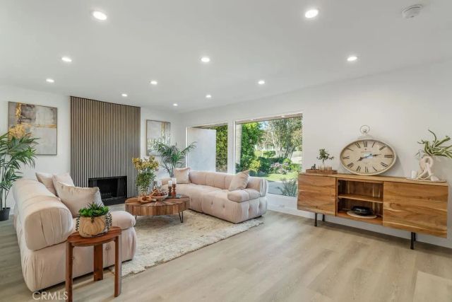11111 Vanalden, Porter Ranch, CA 91326