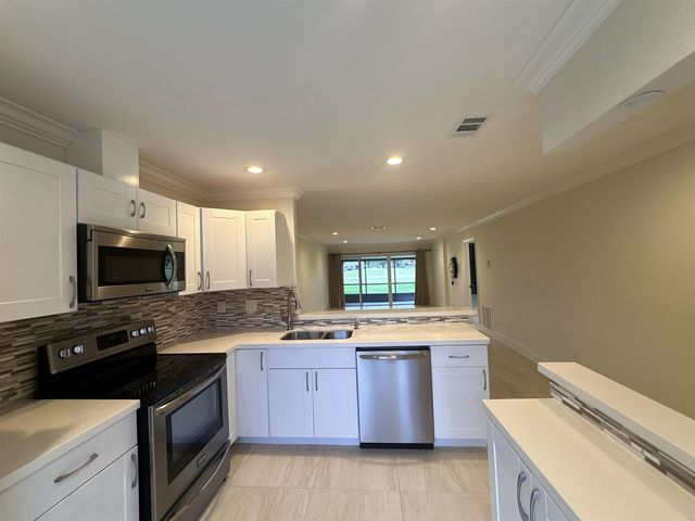 9638 NW 65th Street C10, Tamarac, FL 33321