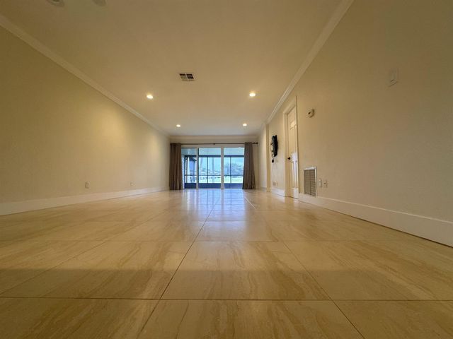 9638 NW 65th Street C10, Tamarac, FL 33321