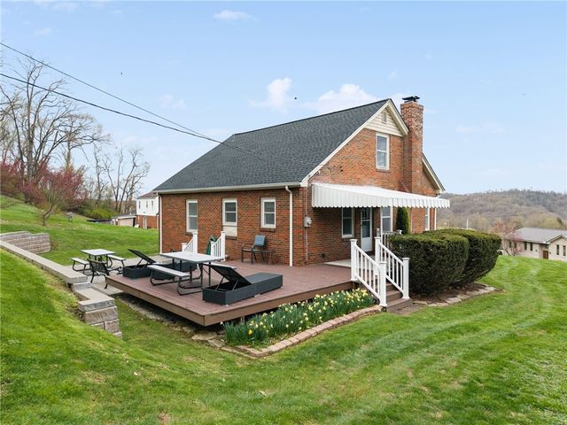 1395 Peterson Dr, Jefferson Hills, PA 15025