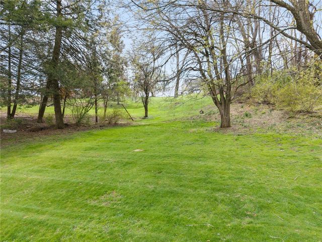 1395 Peterson Dr, Jefferson Hills, PA 15025