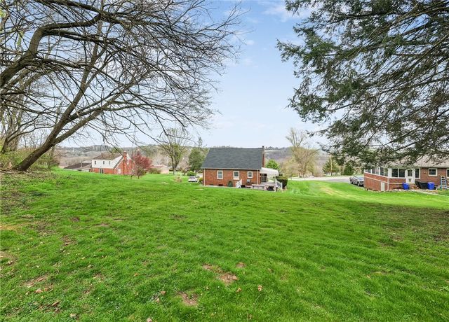 1395 Peterson Dr, Jefferson Hills, PA 15025