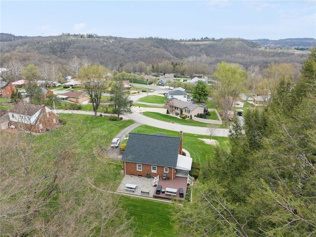 1395 Peterson Dr, Jefferson Hills, PA 15025