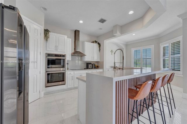 3950 W Hibiscus St, Weston, FL 33332