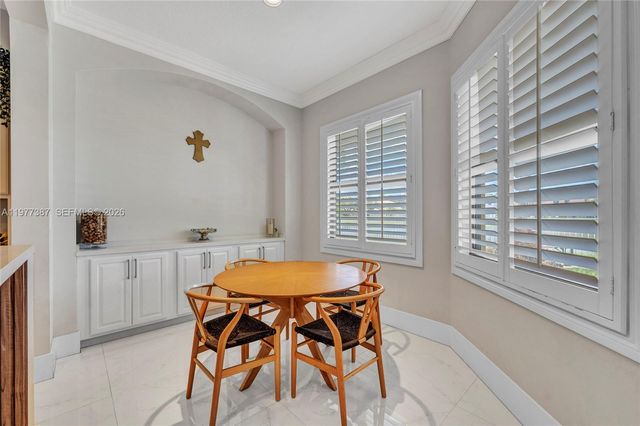 3950 W Hibiscus St, Weston, FL 33332