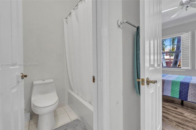 3950 W Hibiscus St, Weston, FL 33332