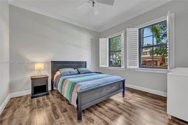 3950 W Hibiscus St, Weston, FL 33332