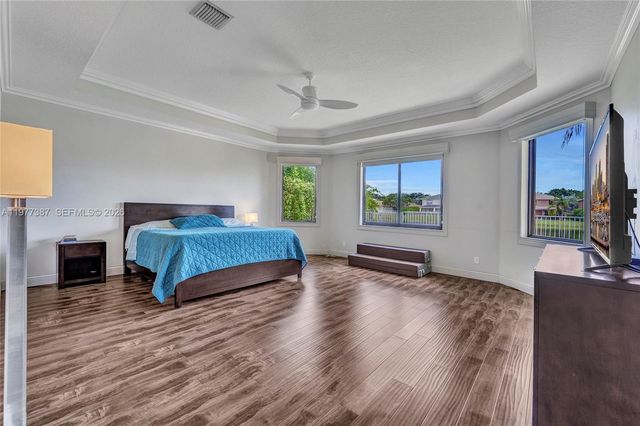 3950 W Hibiscus St, Weston, FL 33332