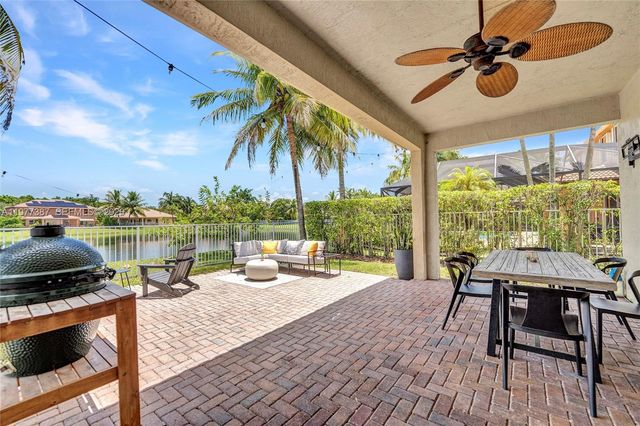 3950 W Hibiscus St, Weston, FL 33332