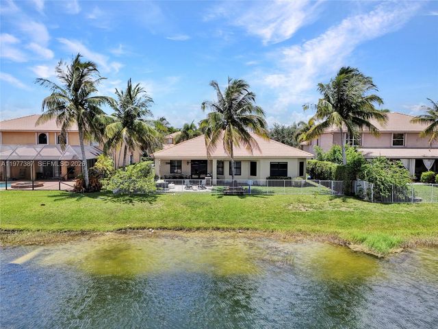 3950 W Hibiscus St, Weston, FL 33332