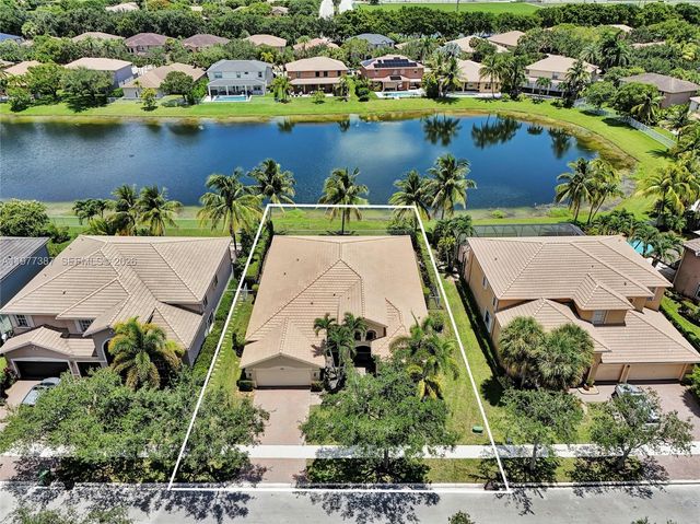 3950 W Hibiscus St, Weston, FL 33332