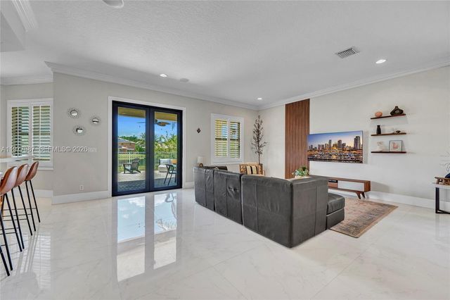 3950 W Hibiscus St, Weston, FL 33332