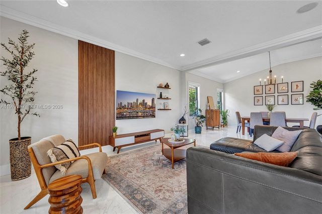 3950 W Hibiscus St, Weston, FL 33332