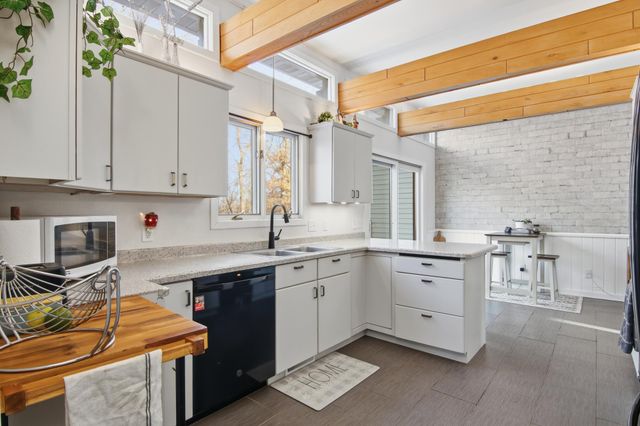 4304 Tamara Drive, Eau Claire, WI 54701