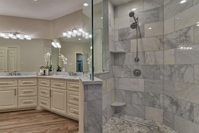 62 N Turtle Rock Court, The Woodlands, TX 77381