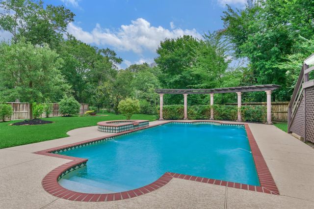 62 N Turtle Rock Court, The Woodlands, TX 77381