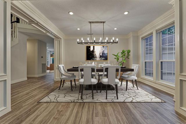 62 N Turtle Rock Court, The Woodlands, TX 77381