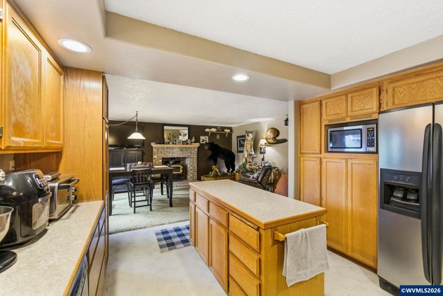 1987 Cunningham Ln S, Salem, OR 97302