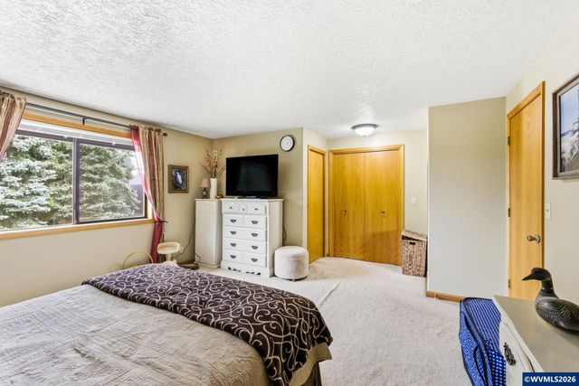1987 Cunningham Ln S, Salem, OR 97302