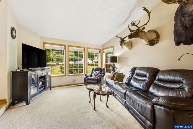 1987 Cunningham Ln S, Salem, OR 97302
