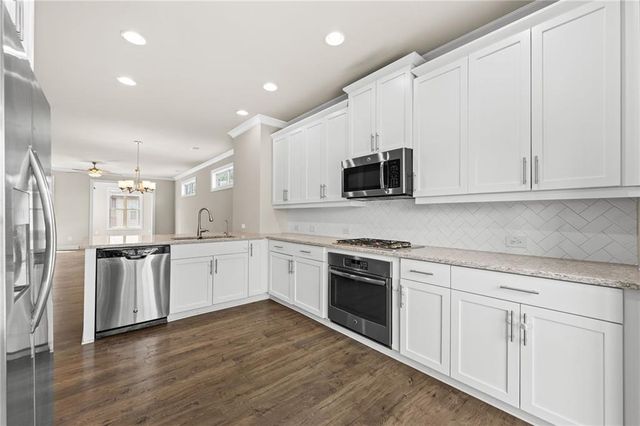 1098 Township Square, Alpharetta, GA 30022