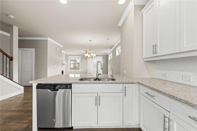 1098 Township Square, Alpharetta, GA 30022