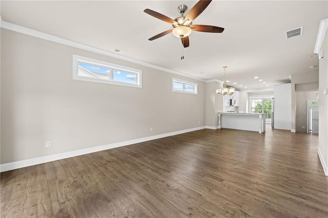 1098 Township Square, Alpharetta, GA 30022