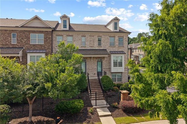 1098 Township Square, Alpharetta, GA 30022