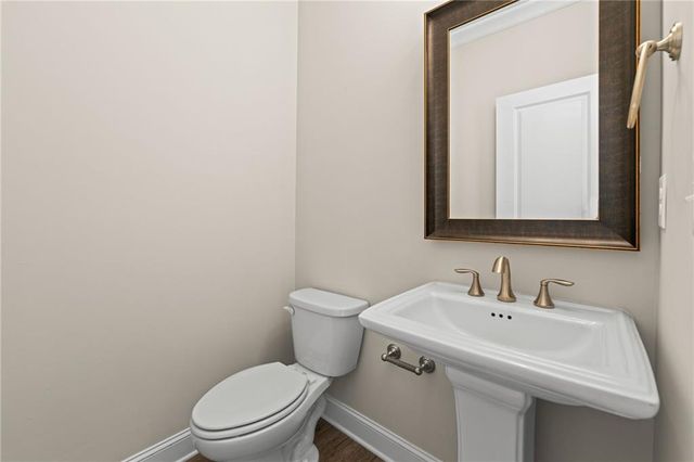 1098 Township Square, Alpharetta, GA 30022