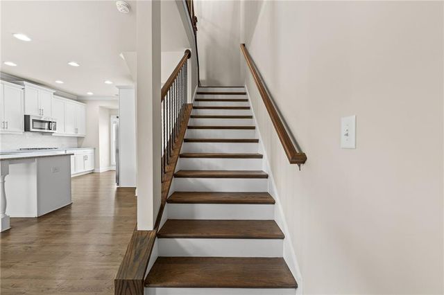 1098 Township Square, Alpharetta, GA 30022