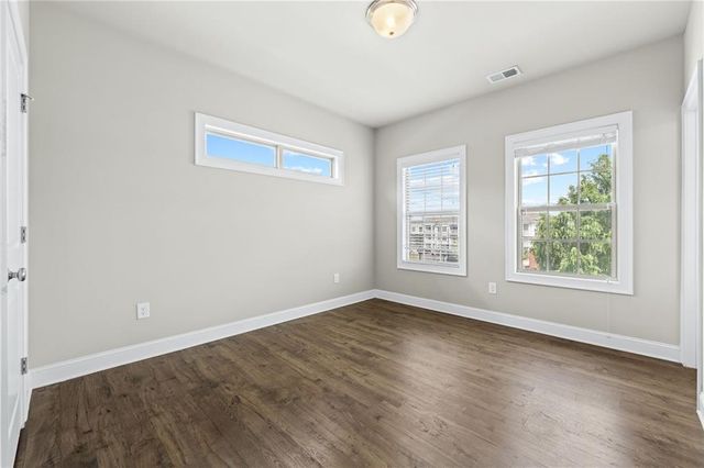 1098 Township Square, Alpharetta, GA 30022