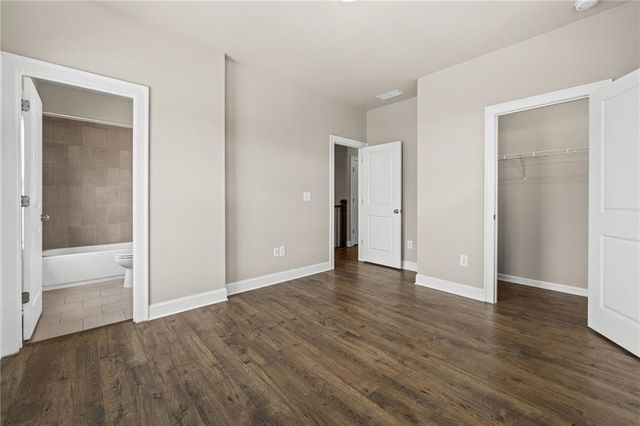 1098 Township Square, Alpharetta, GA 30022