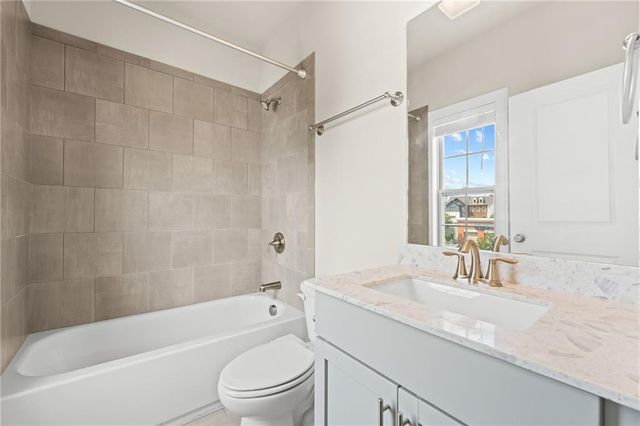 1098 Township Square, Alpharetta, GA 30022