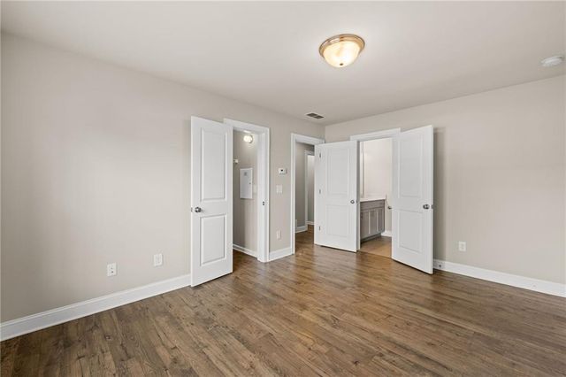 1098 Township Square, Alpharetta, GA 30022