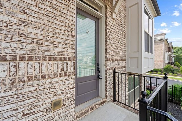 1098 Township Square, Alpharetta, GA 30022