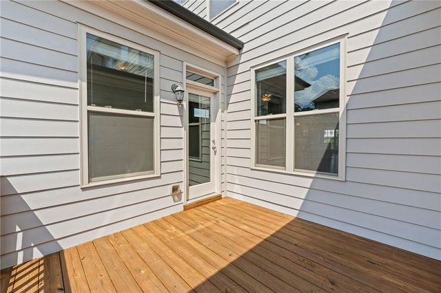 1098 Township Square, Alpharetta, GA 30022