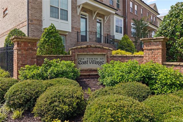 1098 Township Square, Alpharetta, GA 30022