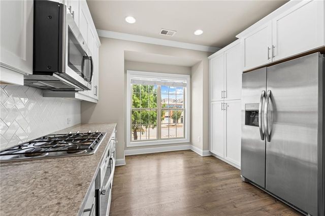1098 Township Square, Alpharetta, GA 30022
